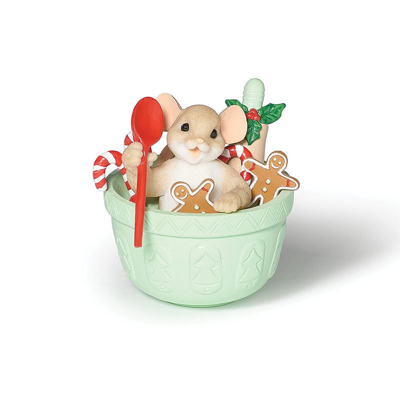 Charming Tails – “Mouse Cookie Baking” Figurine